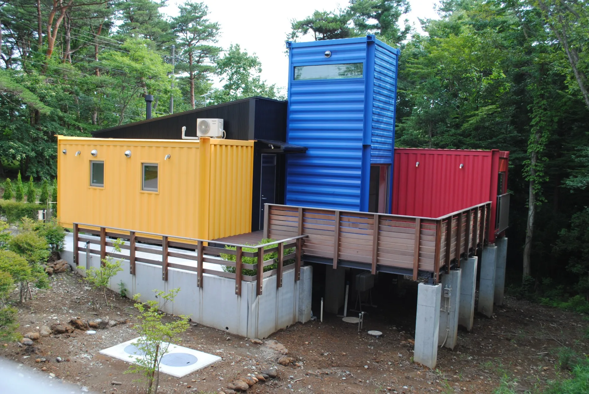 高原のおもちゃ箱(別荘建築)としてのコンテナハウス